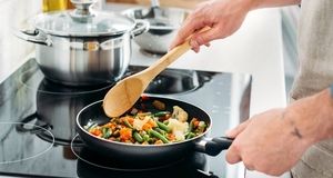 هرگز غذای داغ را در این ظروف نگذارید