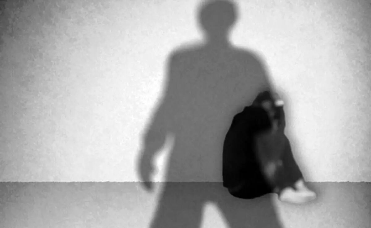 تجاوز متعدد پدر به دخترش در غیاب اعضای خانواده / دختر بالاخره سر پدر را برید !