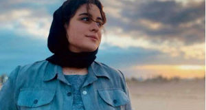 فاطیما بهارمست با یک استایل چرم جلب توجه کرد