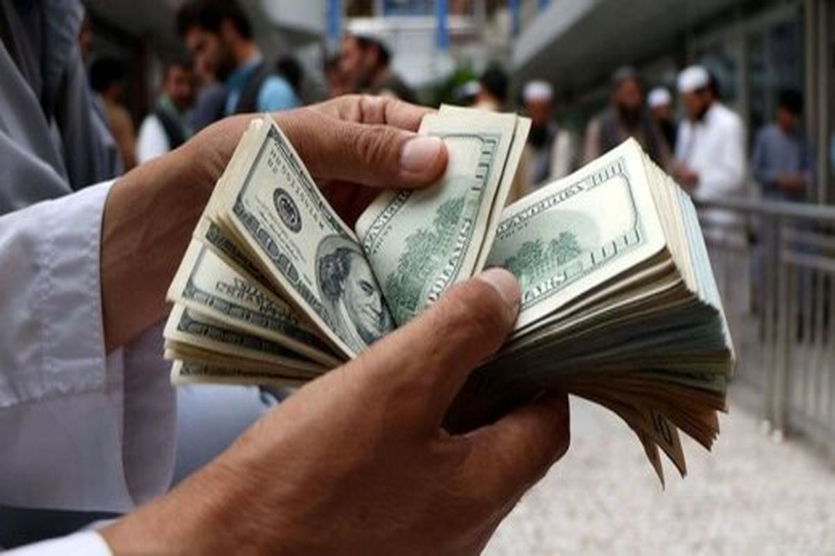 دلار از این رقم پایین‌تر نمی‌آید/ پیش‌بینی جالب یک فعال اقتصادی از نرخ آتی ارز