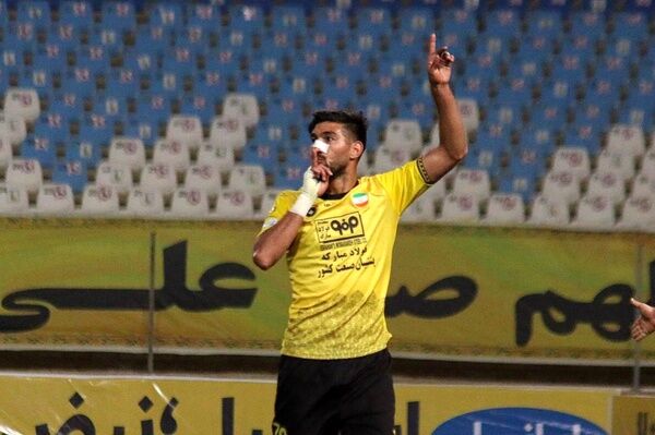محرومیت مغانلو با کپی‌برداری از مهاجم پرسپولیس+عکس
