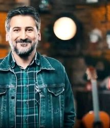 تبریک عاشقانه وحید آقاپور (بازیگر جوکر) به همسرش!