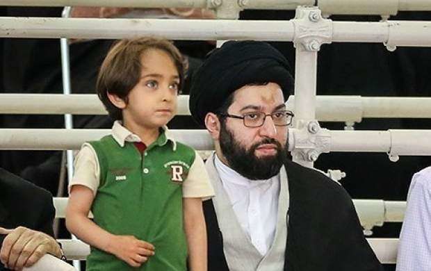 تصاویری از فرزند رهبر انقلاب در حرم امام خمینی