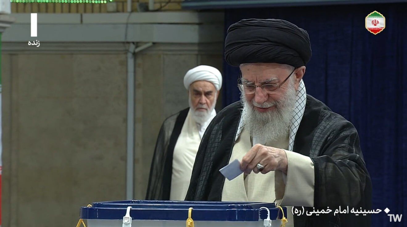 فوری فوری، رهبر  معظم انقلاب رای خود را به صندوق انداخت