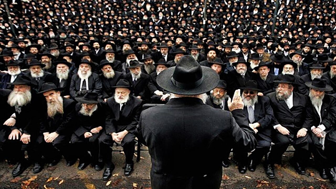  جولان خاخام اسرائیلی در خیابان‌های ریاض+ عکس