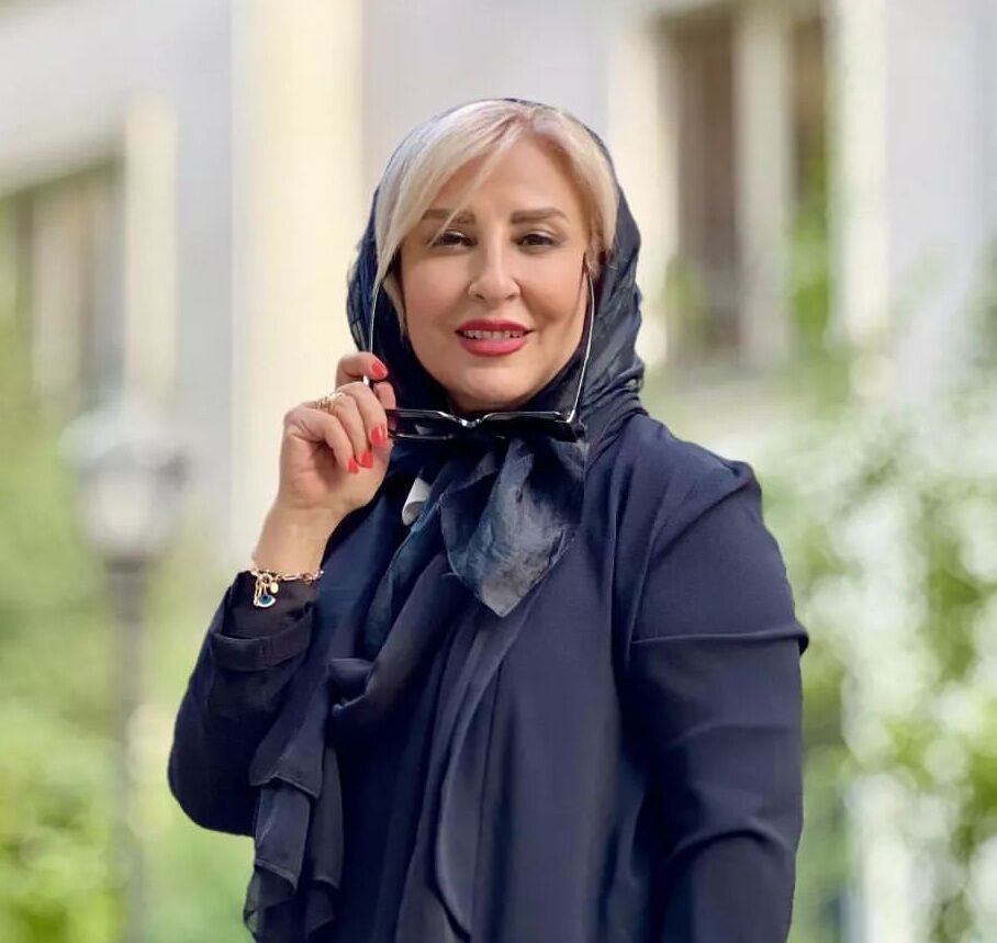 تیپ جوان‌پسندِ مرجانه گلچین جلب‌توجه کرد/ فیلم