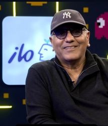 استایل متفاوت مهران مدیری در برنامه امیرحسین قیاسی