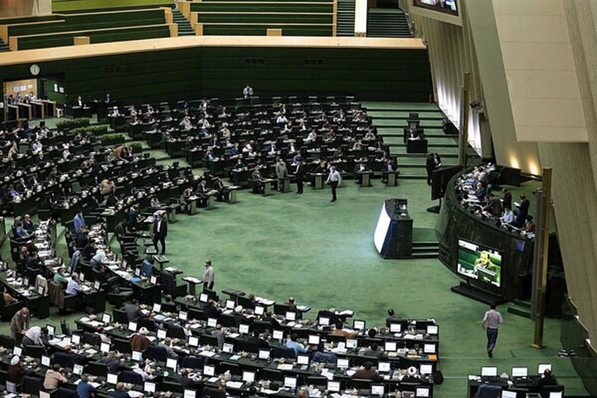 نماینده مجلس: به ما ماشین چینی دادند که به درد خود چینی ها می خورد/ انگار لکسوس دادند