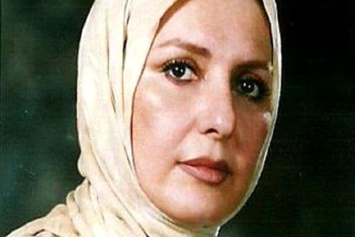   گوگوش و شهرام شب پره در کوچه پس کوچه های برفی تهران/ عکس