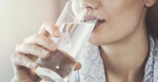 نوشیدن آب گرم در این زمان برای بدن معجزه می کند!