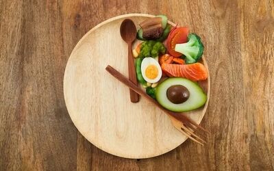 نتایج عجیب یک مطالعه درباره ارتباط ساعت خوردن صبحانه با مرگ و میر