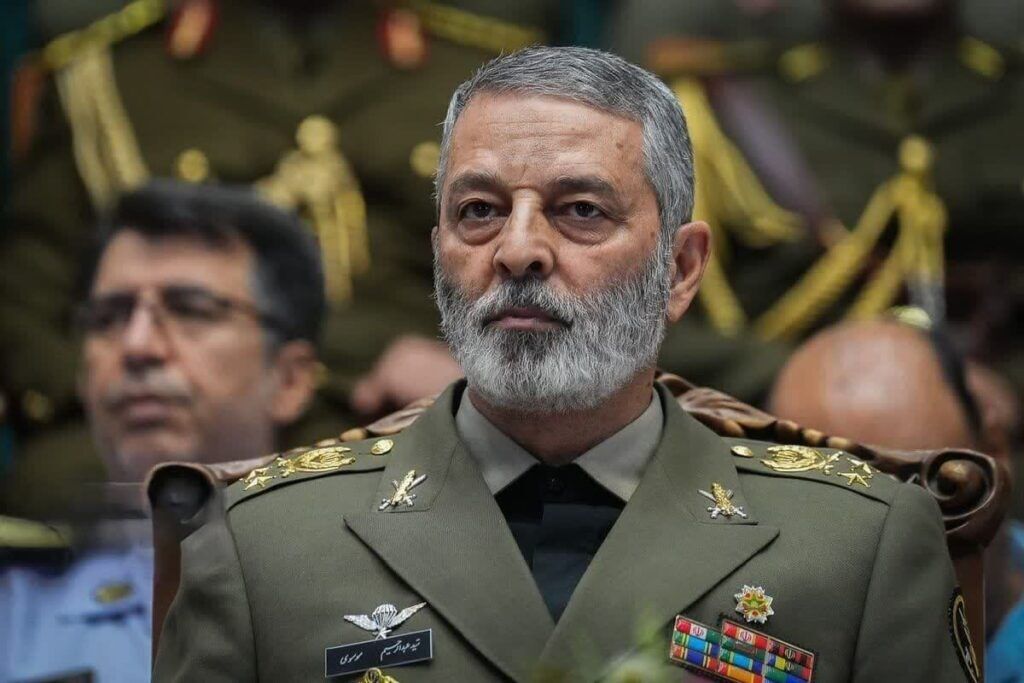 رئیس ستادکل نیروهای مسلح روز پرستار را به پرستاران تبریک گفت