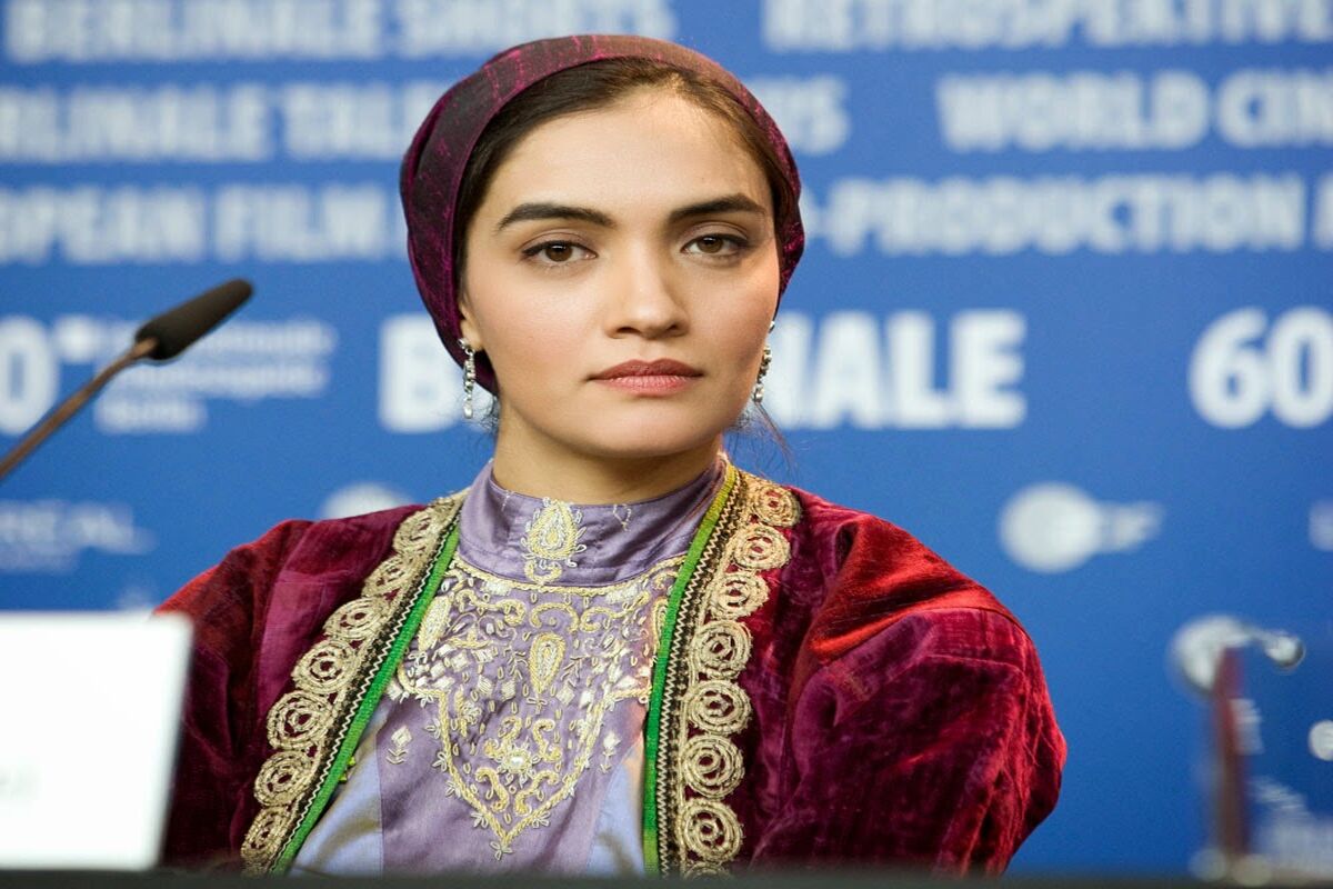 اکران «غیبت موجه» در سینما آنلاین