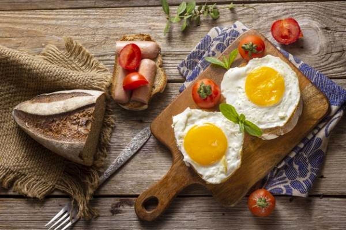چه ساعتی صبحانه بخوریم تا عمرمان زیاد شود؟