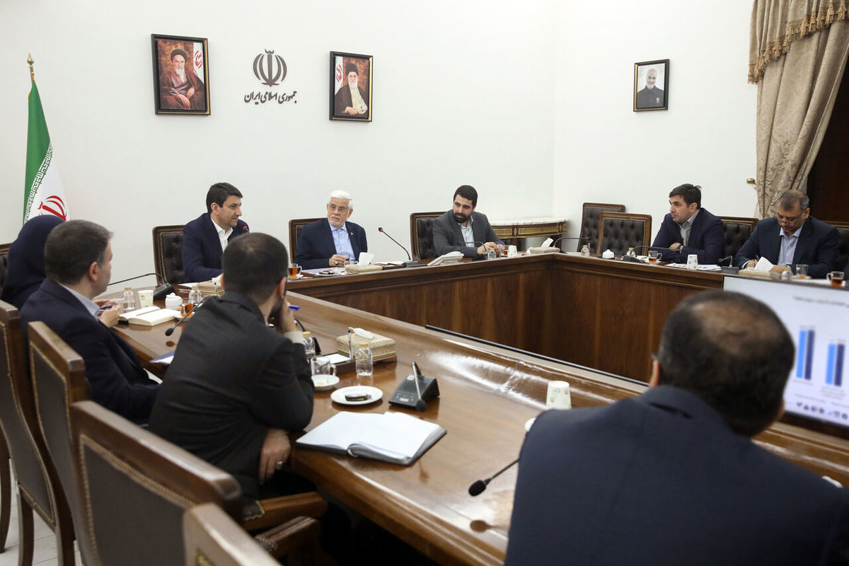 عارف: دولت چهاردهم، بستر تحقق شعار «ما میتوانیم» را فراهم کرد