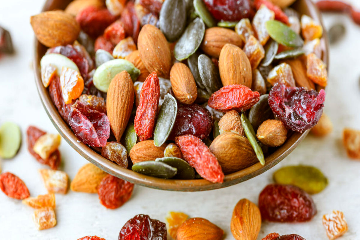 کدامیک از میوه های خشک از بقیه مفیدترند؟