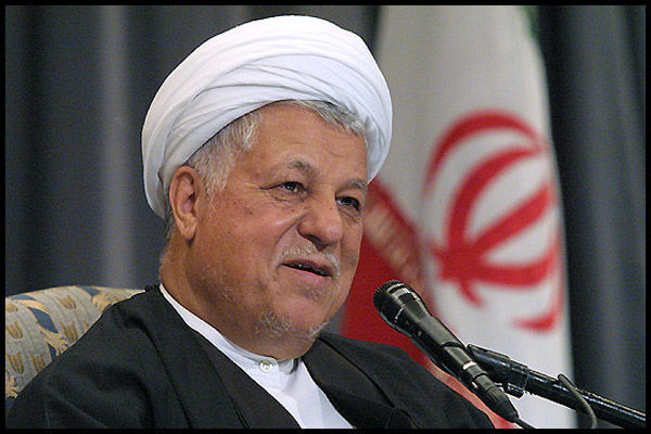 بوسه هاشمی رفسنجانی بر پیشانی رهبر انقلاب+ عکس
