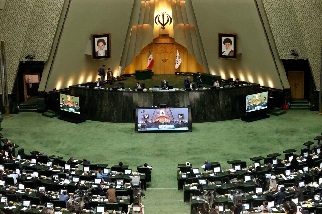 نماینده مجلس: مهریه دینی به گردن مرد است و تا آخر باید پرداخت شود