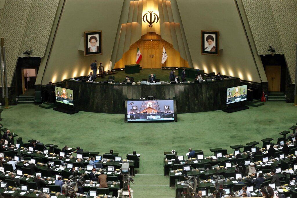 تذکر جدید مجلس به دولت درباره حقوق بازنشستگان و معلمان