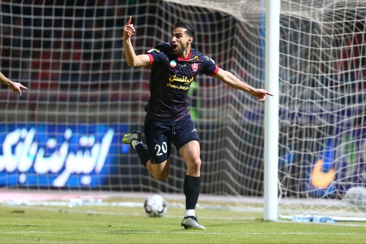 زاهدی در پرسپولیس ماندنی شد
