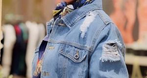 سلفی آرزو و محمدعلی در پشت صحنه سریال آنام