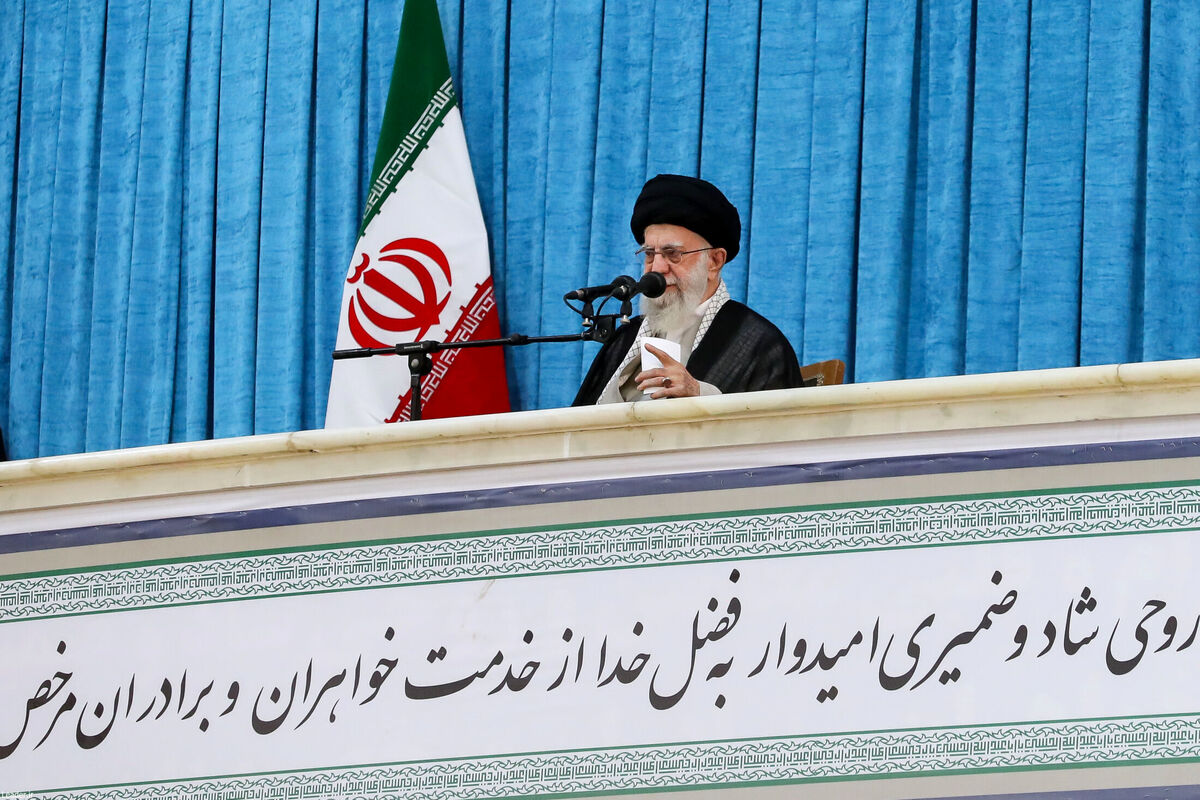 سخنرانی مهم رهبر فرزانه انقلاب اسلامی در روز عید غدیر/  هزاران نفر از مردم این پنج استان به دیدار رهبرانقلاب خواهند رفت