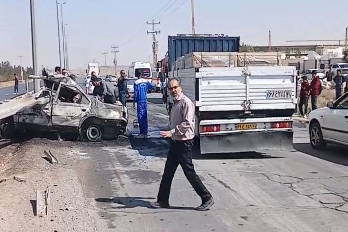 برخورد مرگبار ۴۰۵ با گاردریل؛ همه سرنشینان سوختند و فوت کردند