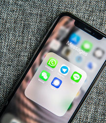 پیامک دسترسی به تلگرام و واتس‌ آپ درست شد؟