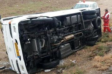 فوری، واژگونی یک خودرو مینی‌بوس حادثه ساز شد/ تعداد مصدومین