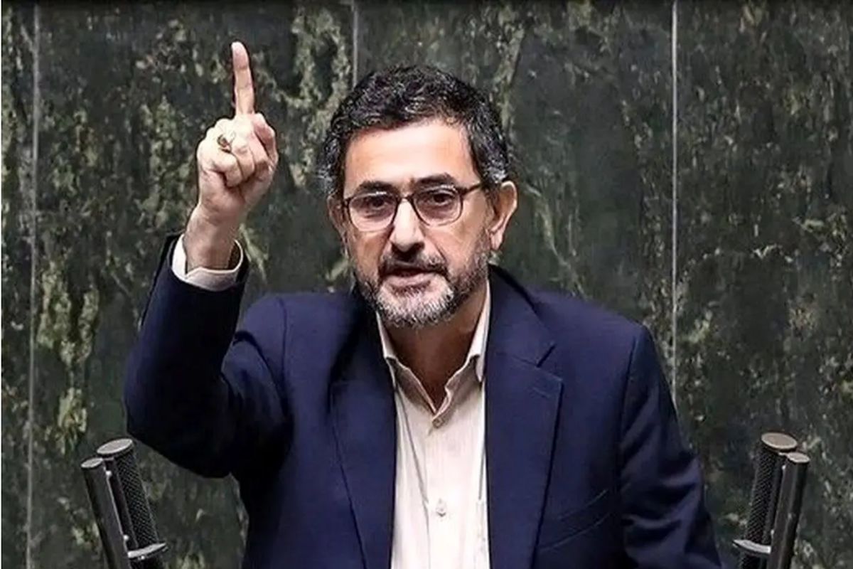 روایت نماینده تهران از تلاش بی نتیجه نماینده قم برای کارت زرد به رئیس‌جمهور