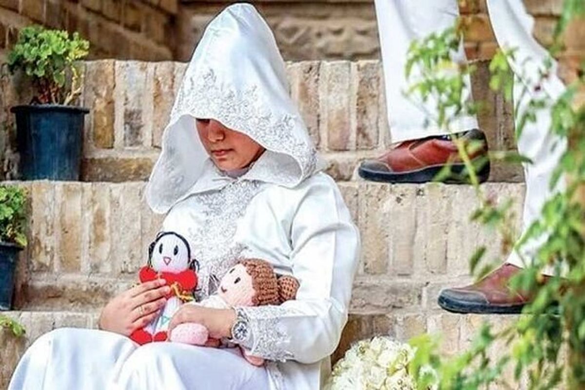ازدواج یک مقام ارشد ۶۰ ساله طالبان با دختر ۱۸ ساله + عکس