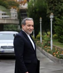 عراقچی راهی پاریس شد