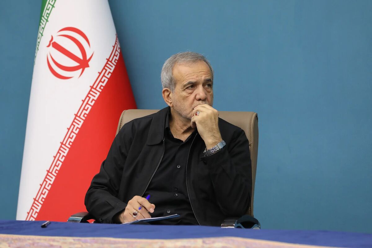دولت چهاردهم با کسری بودجه ۵۵۶ هزار میلیاردی بجامانده از دولت سابق چه خواهد کرد؟

