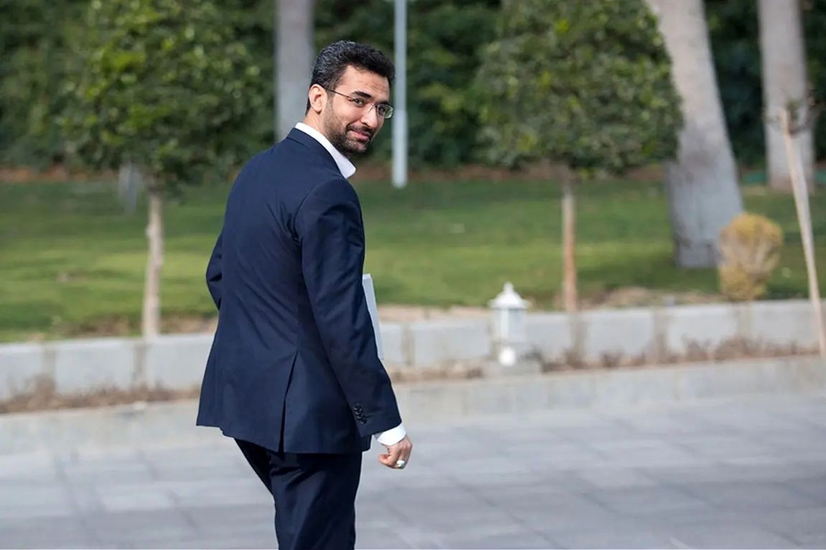 کنایه آذری جهرمی به صداوسیما: «بنیاد آقاخان» عکسالعملی شبیه «ساترا» نداشت
