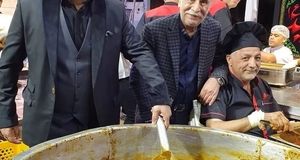 سبزی پاک کردنِ بامزه سپند امیرسلیمانی در ترافیک!