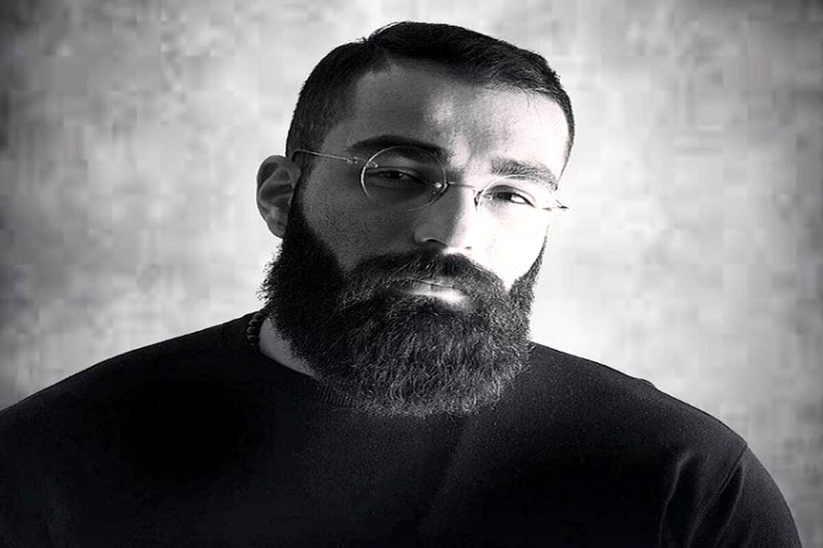 جشن تولد ۳۲ سالگی حمید صفت خواننده با دو کیک خاص/ عکس 
