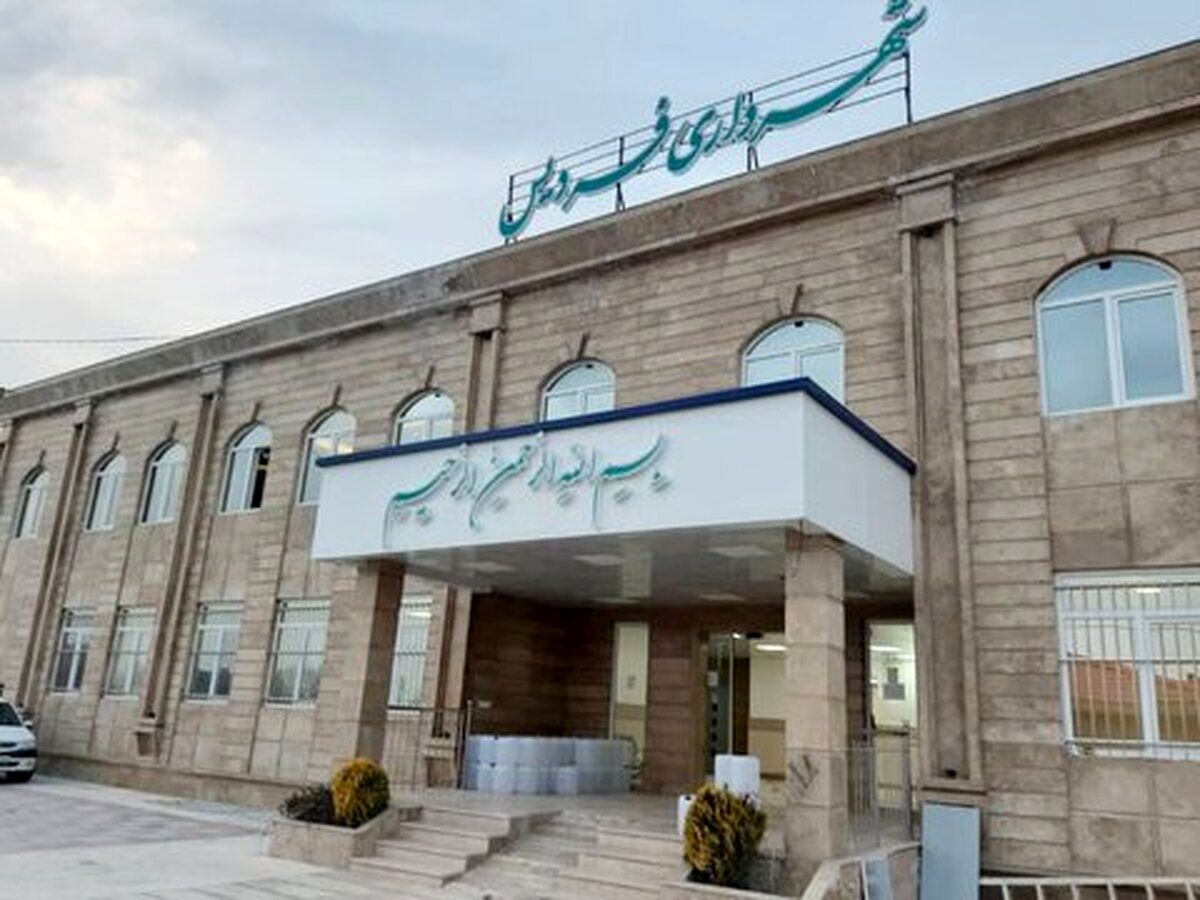 اقدام توهین آمیز شهردار فردیس کرج با کارگران/ واقعا خجالت نکشید! + فیلم
