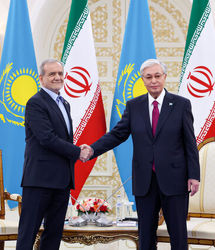 پزشکیان: نقشه راه روابط تجاری تهران - آستانه برای ارتقای سطح تجارت آماده اجراست