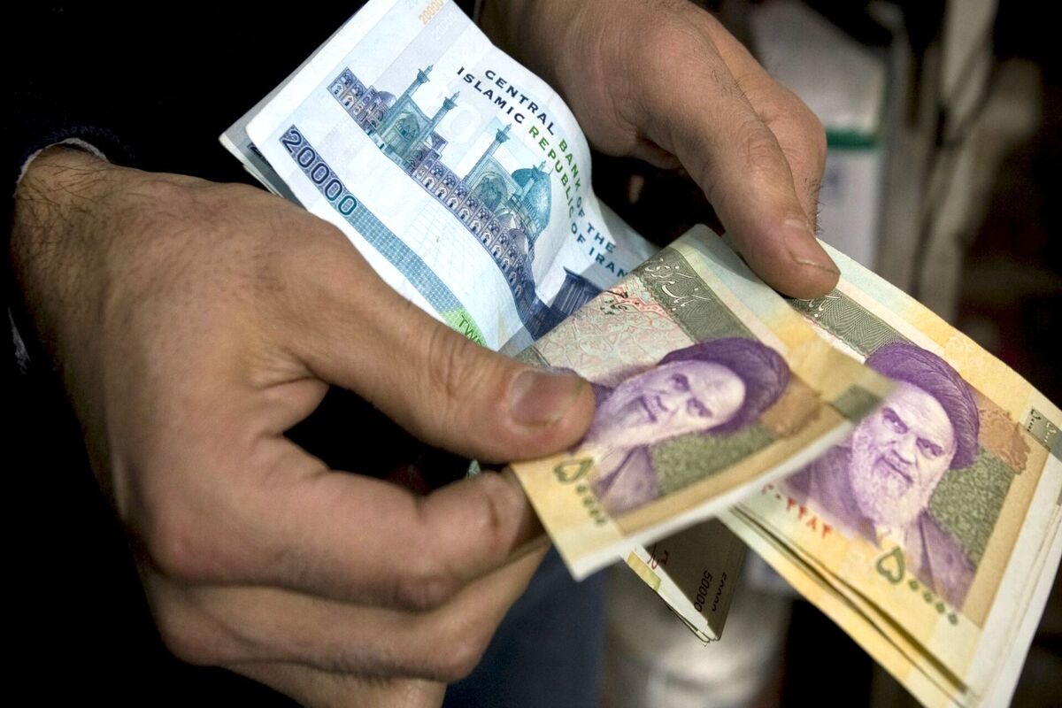 کف حقوق سال آینده ۱۴ میلیون و ۴۰ هزار تومان شد