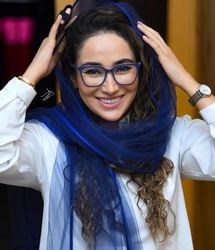 خوش‌وبشِ بهاره افشاری و آقای بازیگر شکار عکاسان شد!