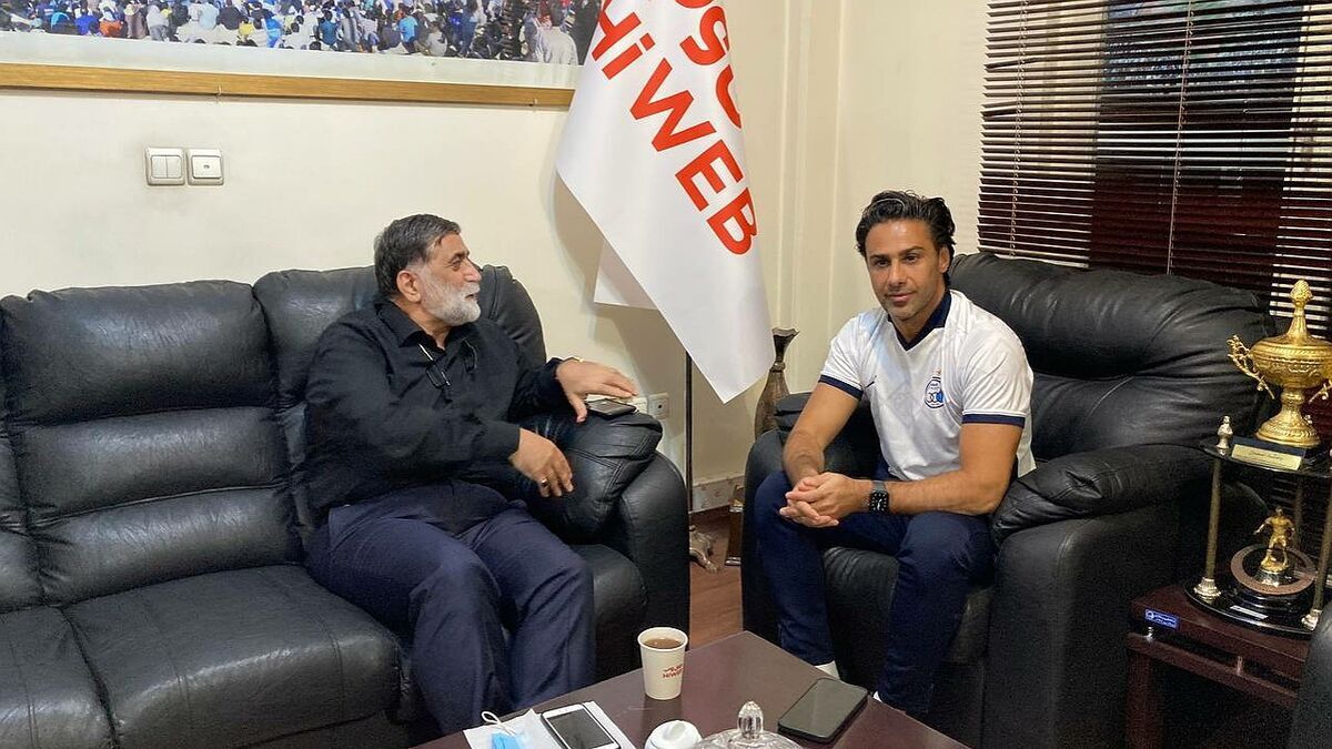 برای پول و قدرت استقلال را رها کرده اند؟