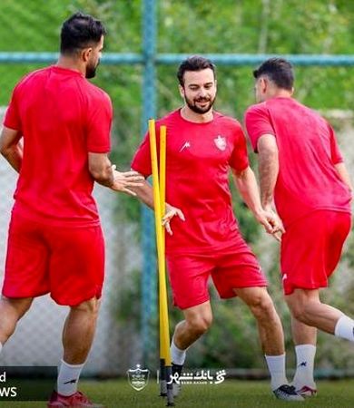 مهاجم منچستریونایتد جواب پرسپولیس را داد