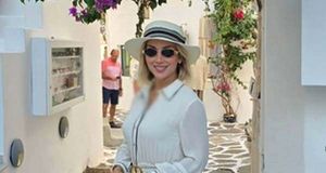 مینا مختاری بالاخره بدون آرایش چهره اش را نشان داد/ ببینید