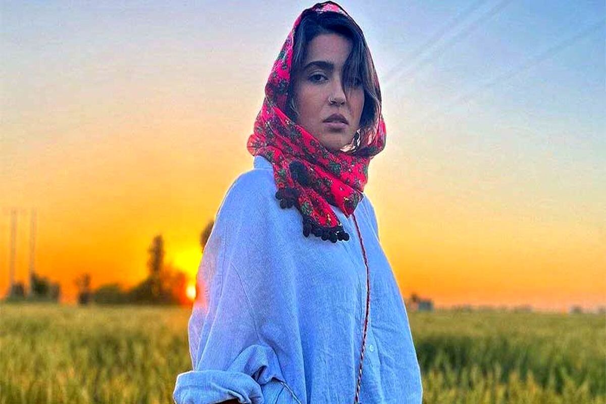 شباهت باورنکردنی مونا کرمی به مادر جوانش/ ببینید