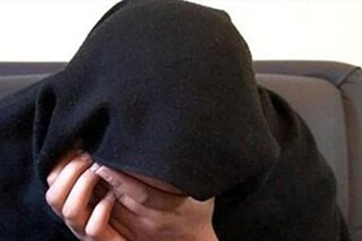 در خانه‌اش تنها بودیم که به من تعرض کرد