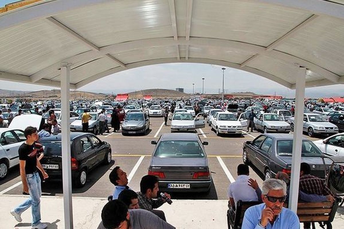همه منتظر کاهش قیمت خودرو