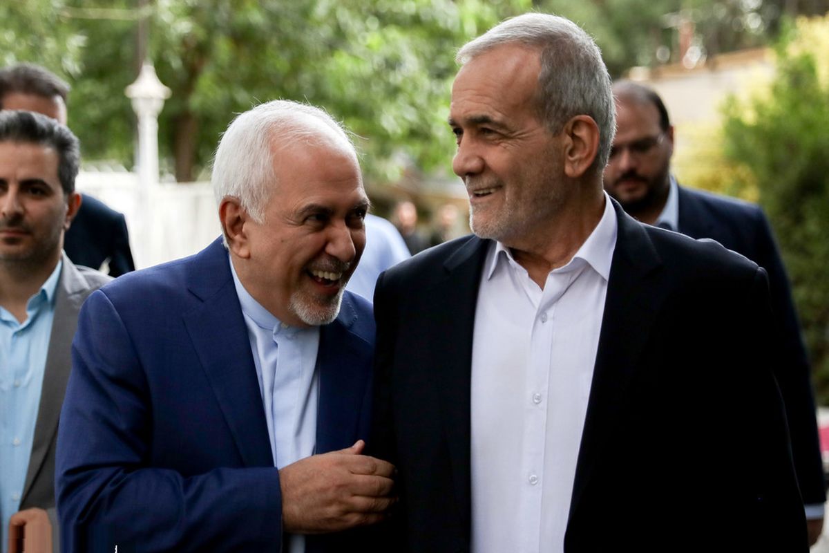 تصاویری معنادار و خبرساز از ظریف در کنار پزشکیان در دیدار امروز با اقلیت های دینی 