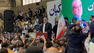 کنایه تند و تیز مسعود پزشکیان به حامیان طرح گشت‌ارشاد/ عکس