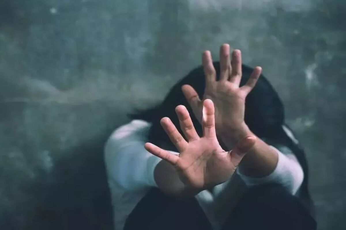 پسر همسایه از بالکن به اتاق خواب شیلا 11 ساله رفت