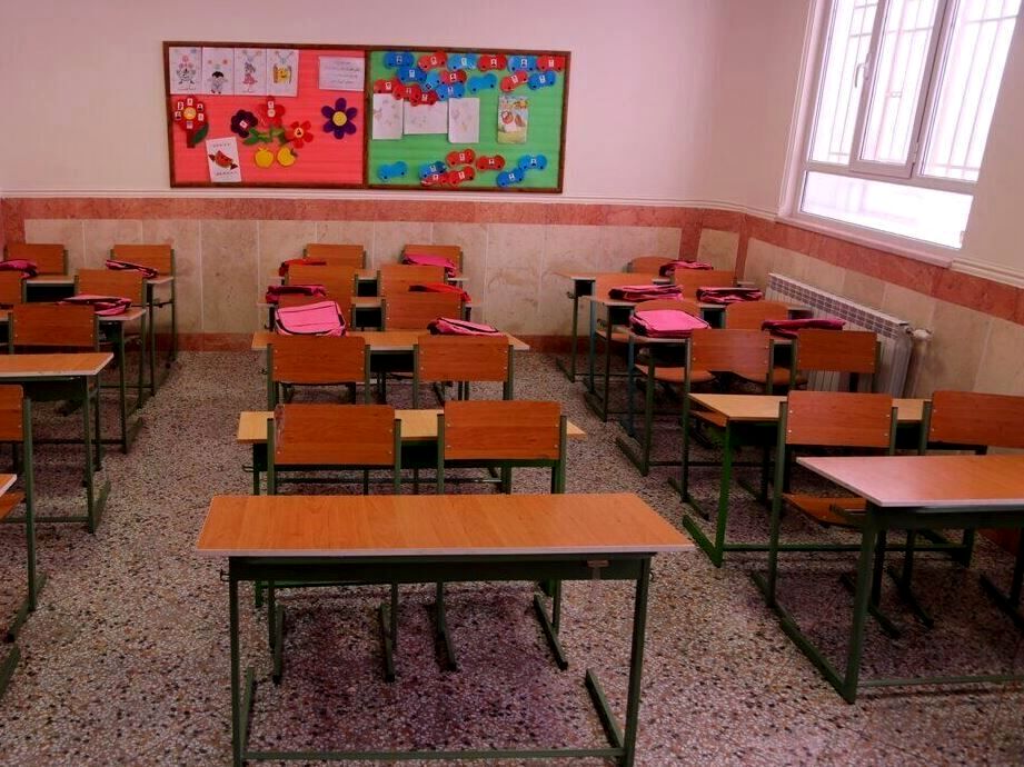 مدارس این شهر فردا هم تعطیل شد